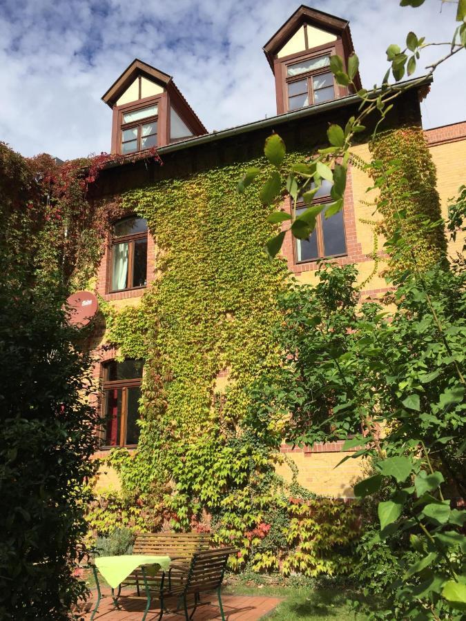 Ferienwohnung Huttenstrasse Halle Halle  Buitenkant foto